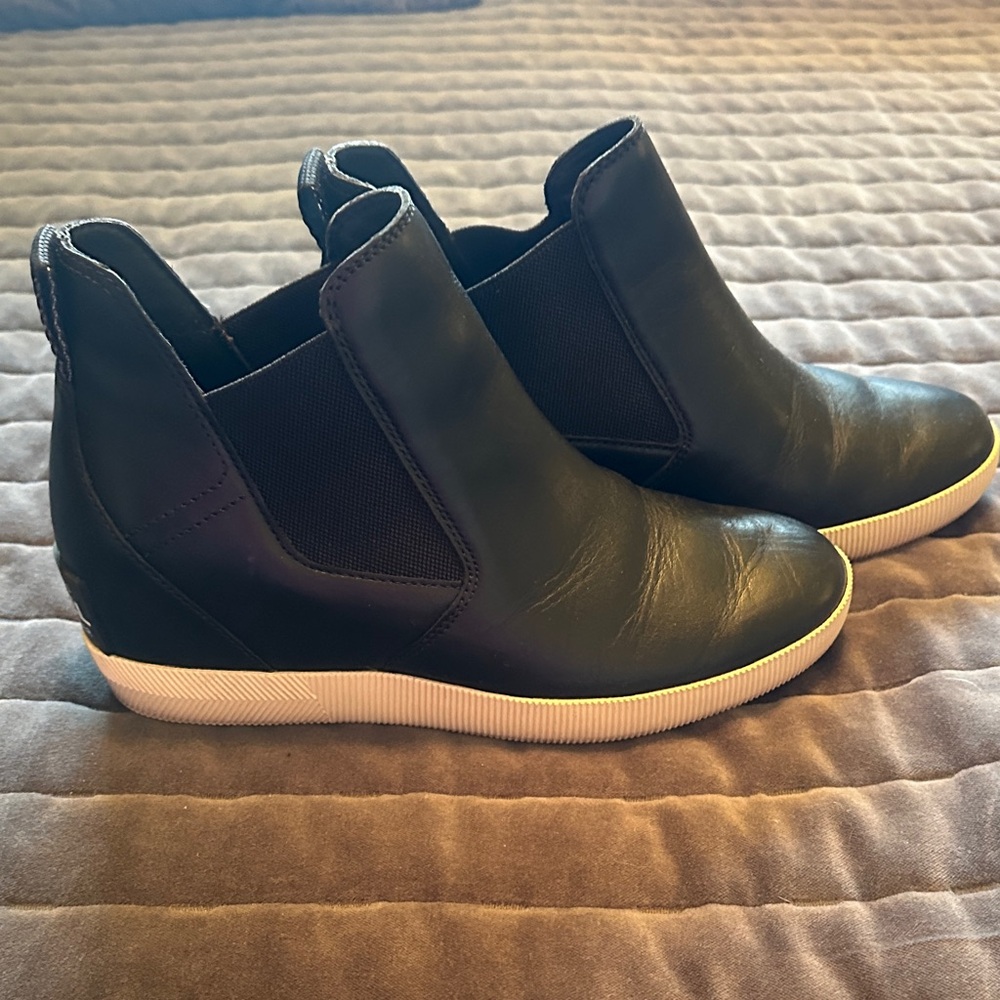 Sore Out N About slip on wedge shoes. Black patent leather, size 9.5